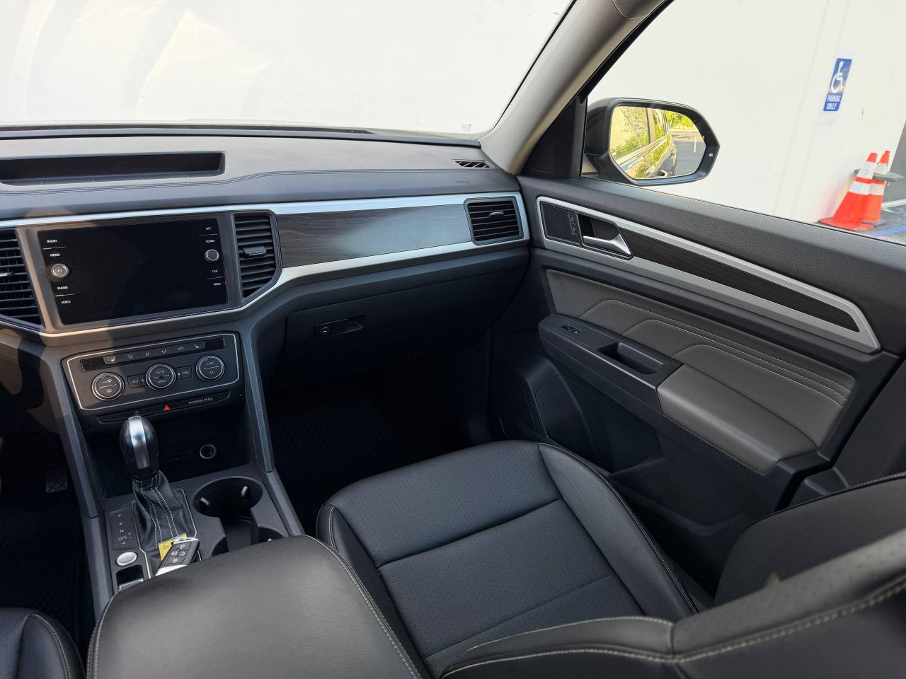 Volkswagen Atlas SE w/Technology 2021