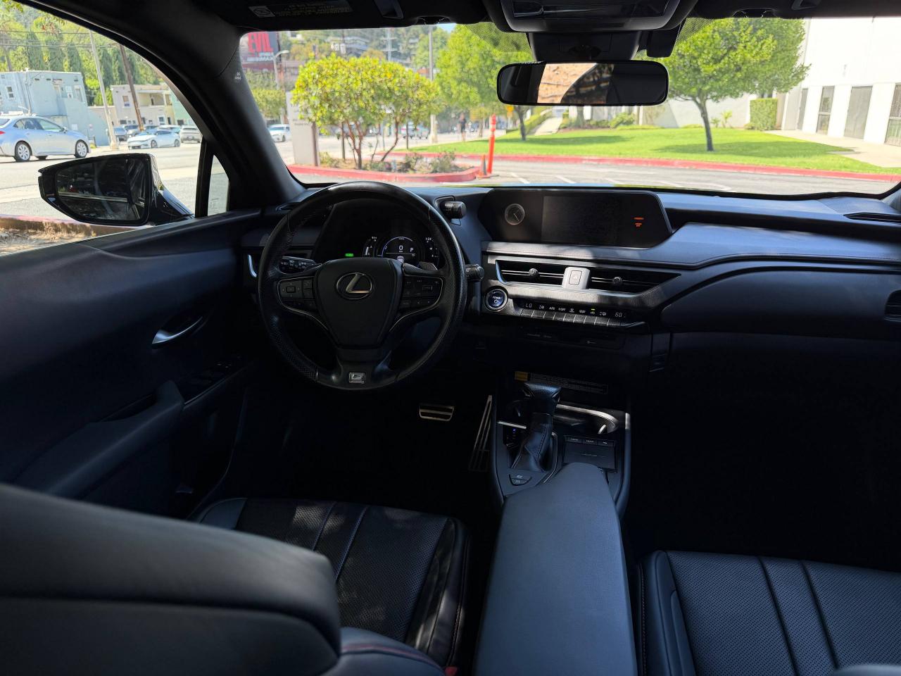 Lexus UX 250h F SPORT 2021