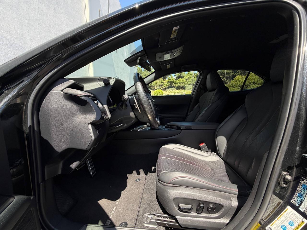 Lexus UX 250h F SPORT 2021