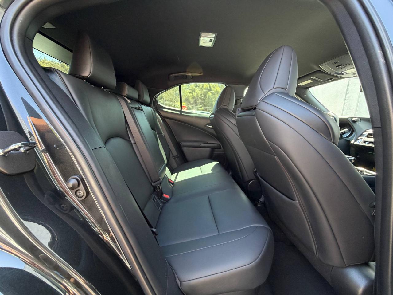Lexus UX 250h F SPORT 2021
