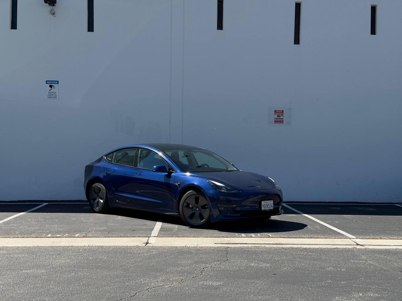 Tesla Model 3  2022
