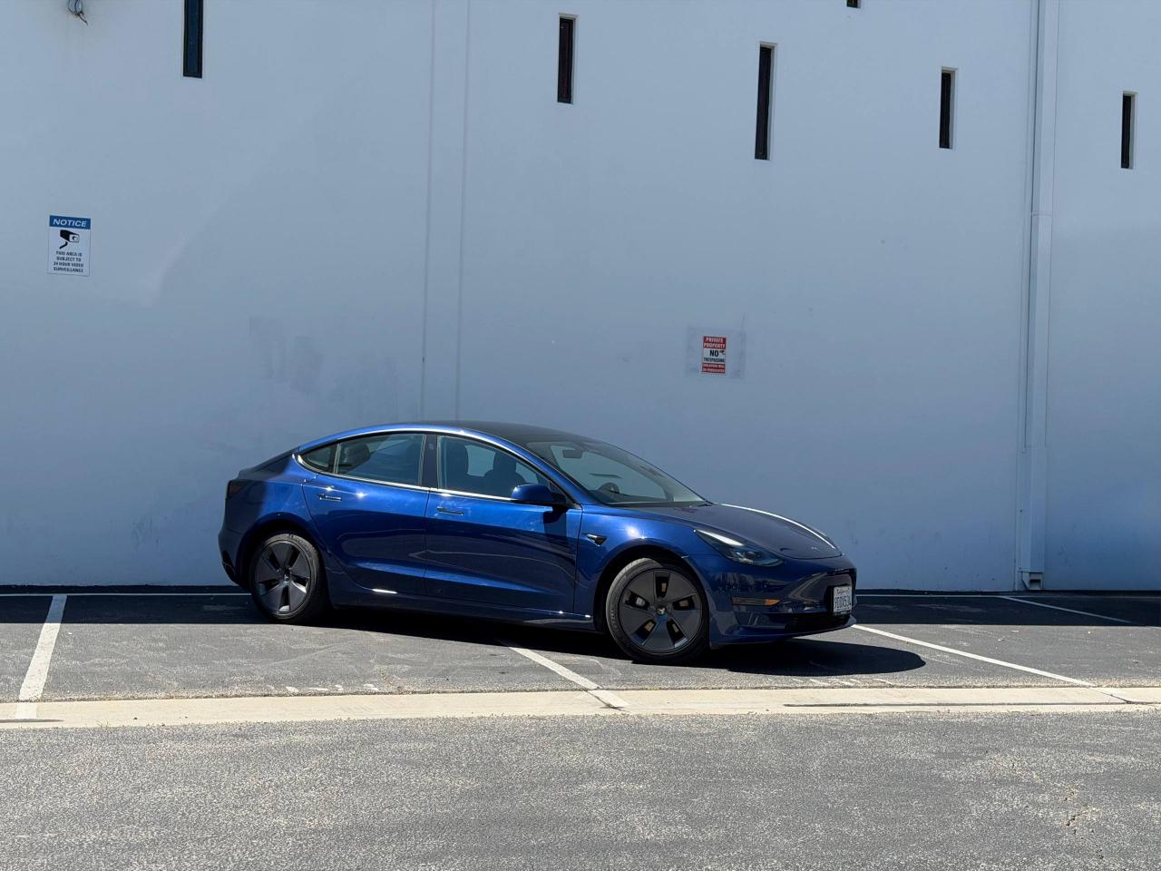 Tesla Model 3  2022