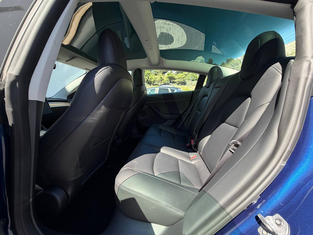 Tesla Model 3  2022
