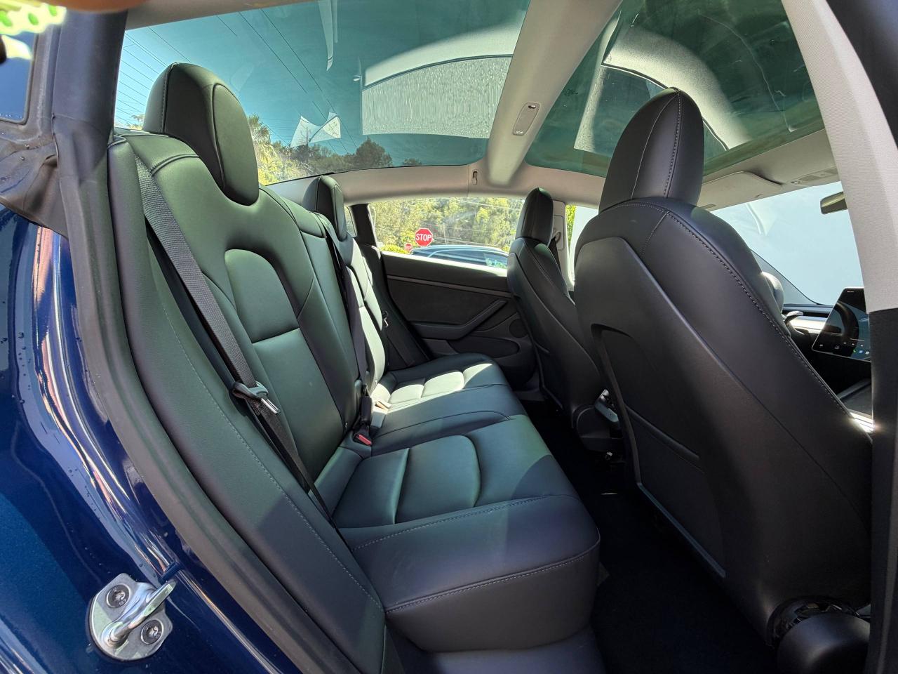 Tesla Model 3  2022
