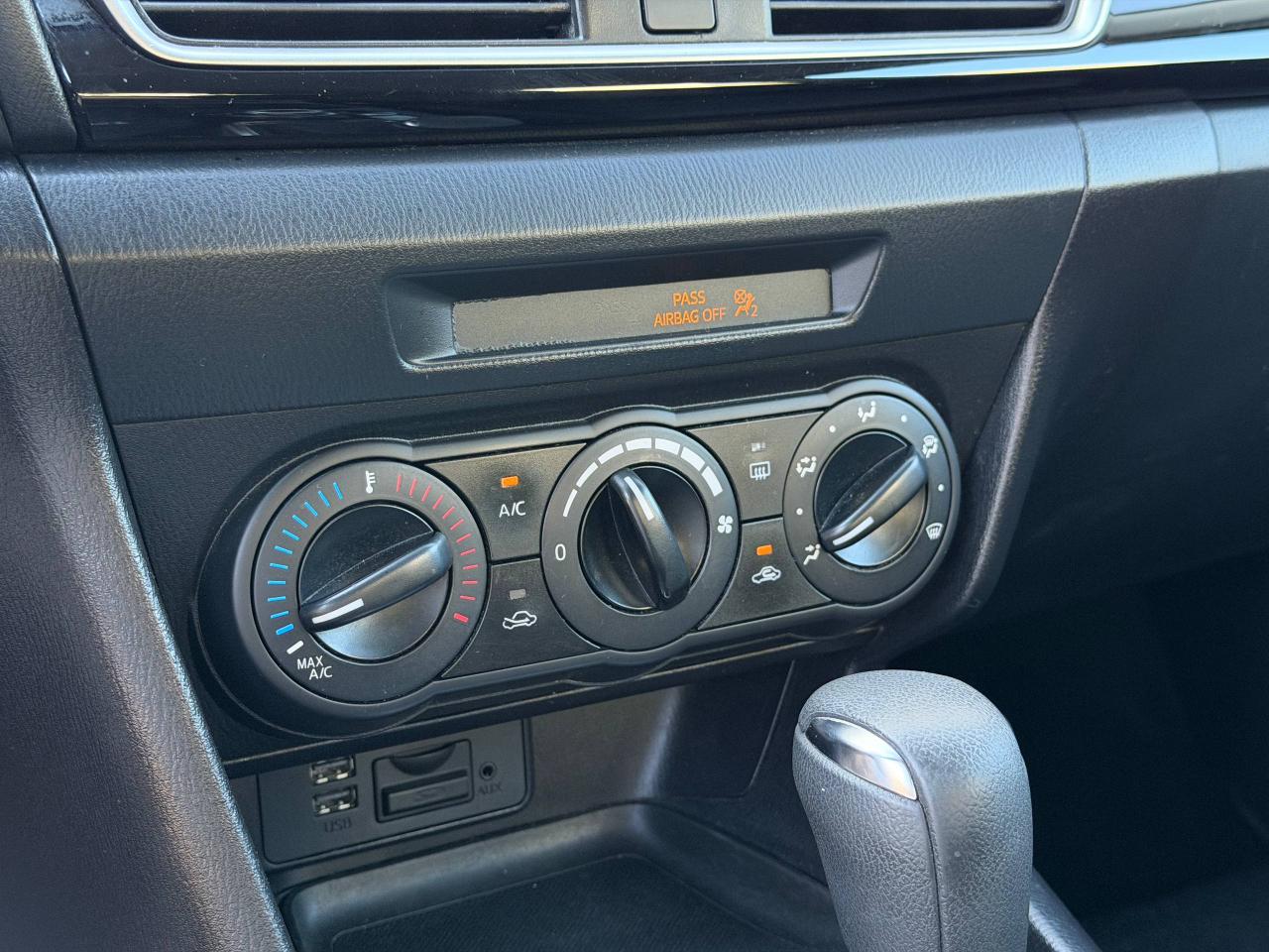 Mazda MAZDA3 i Sport AT 4-Door 2016
