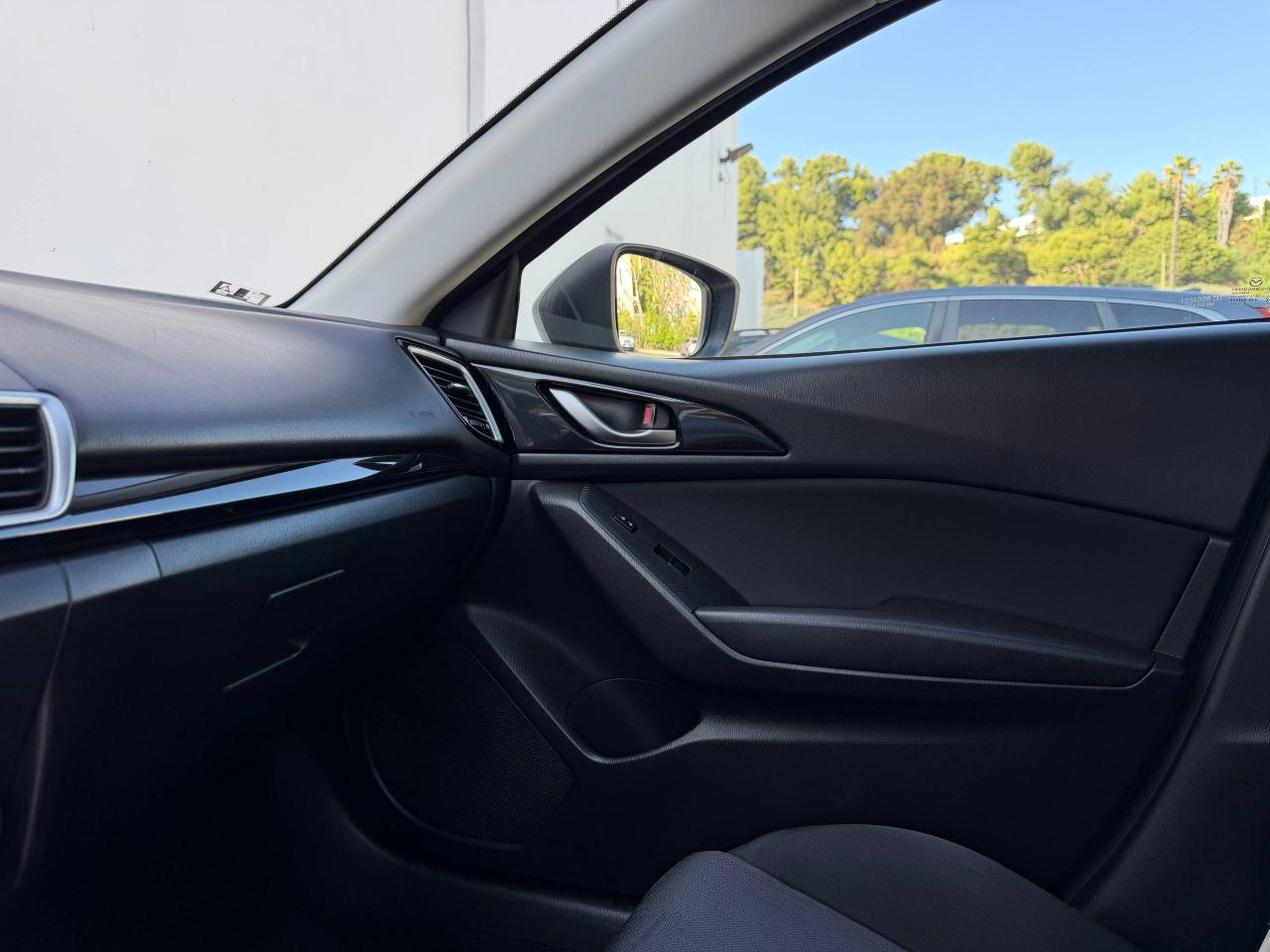 Mazda MAZDA3 i Sport AT 4-Door 2016
