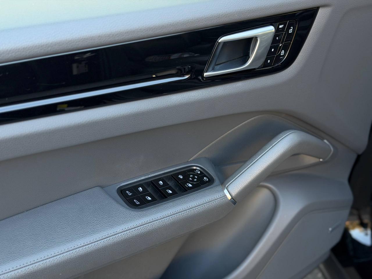 Porsche Cayenne  2020