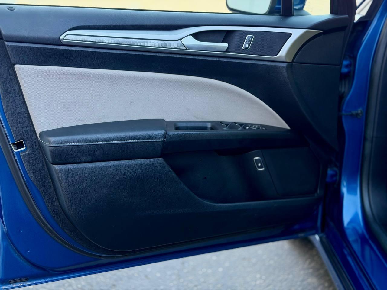 Ford Fusion Hybrid S 2018