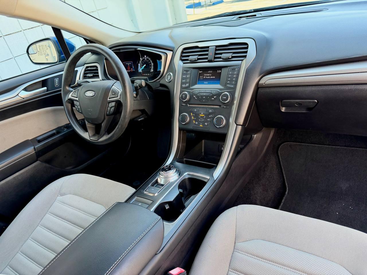 Ford Fusion Hybrid S 2018