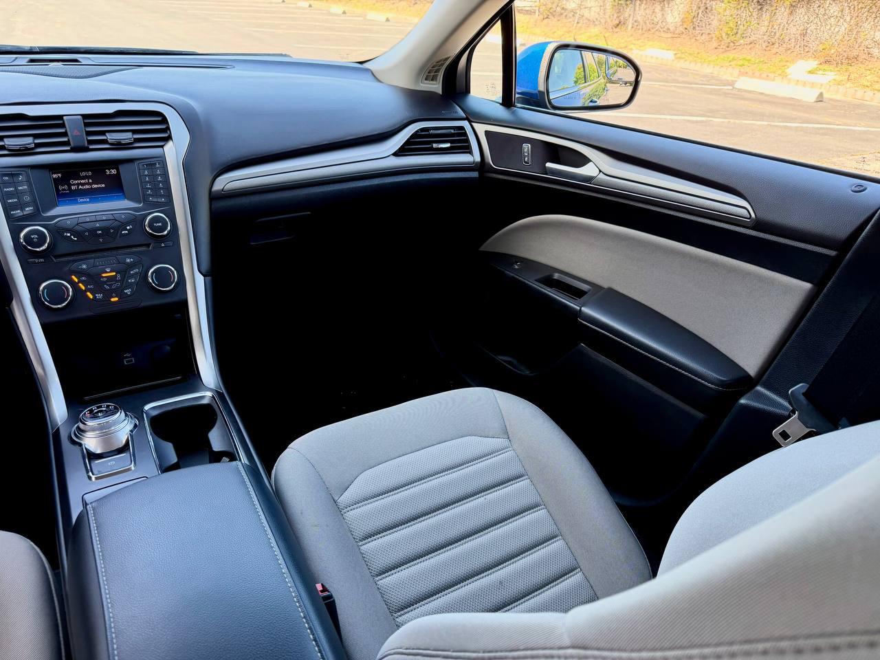 Ford Fusion Hybrid S 2018