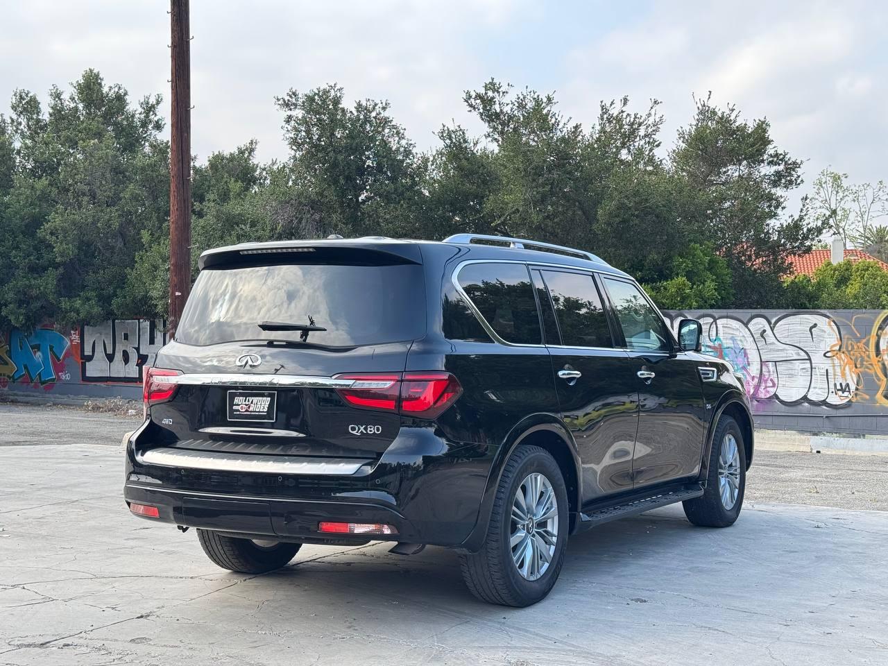 Infiniti QX80 LUXE 2020