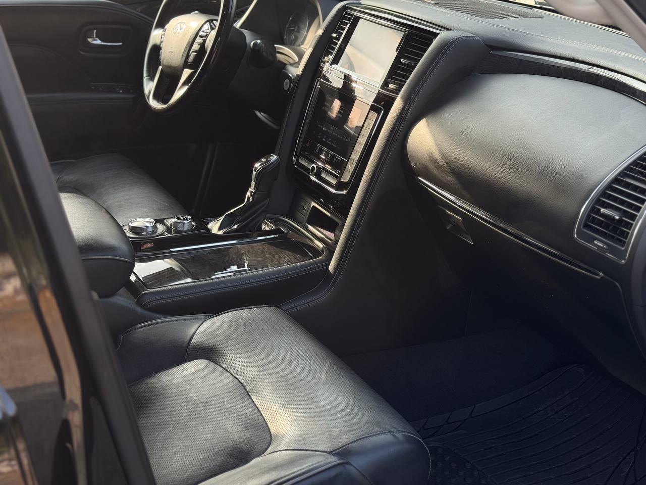 Infiniti QX80 LUXE 2020