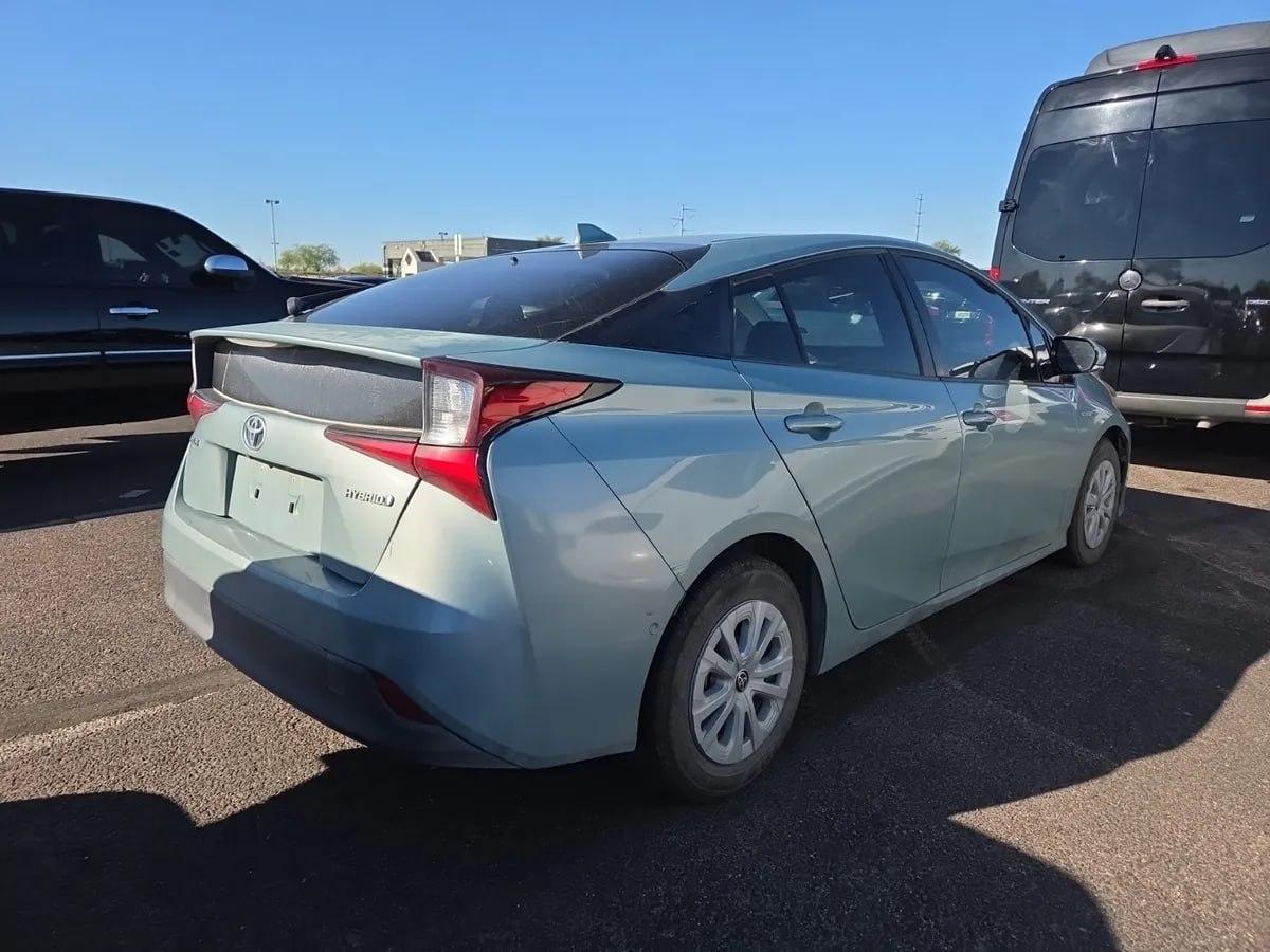 Toyota Prius L Eco 2019