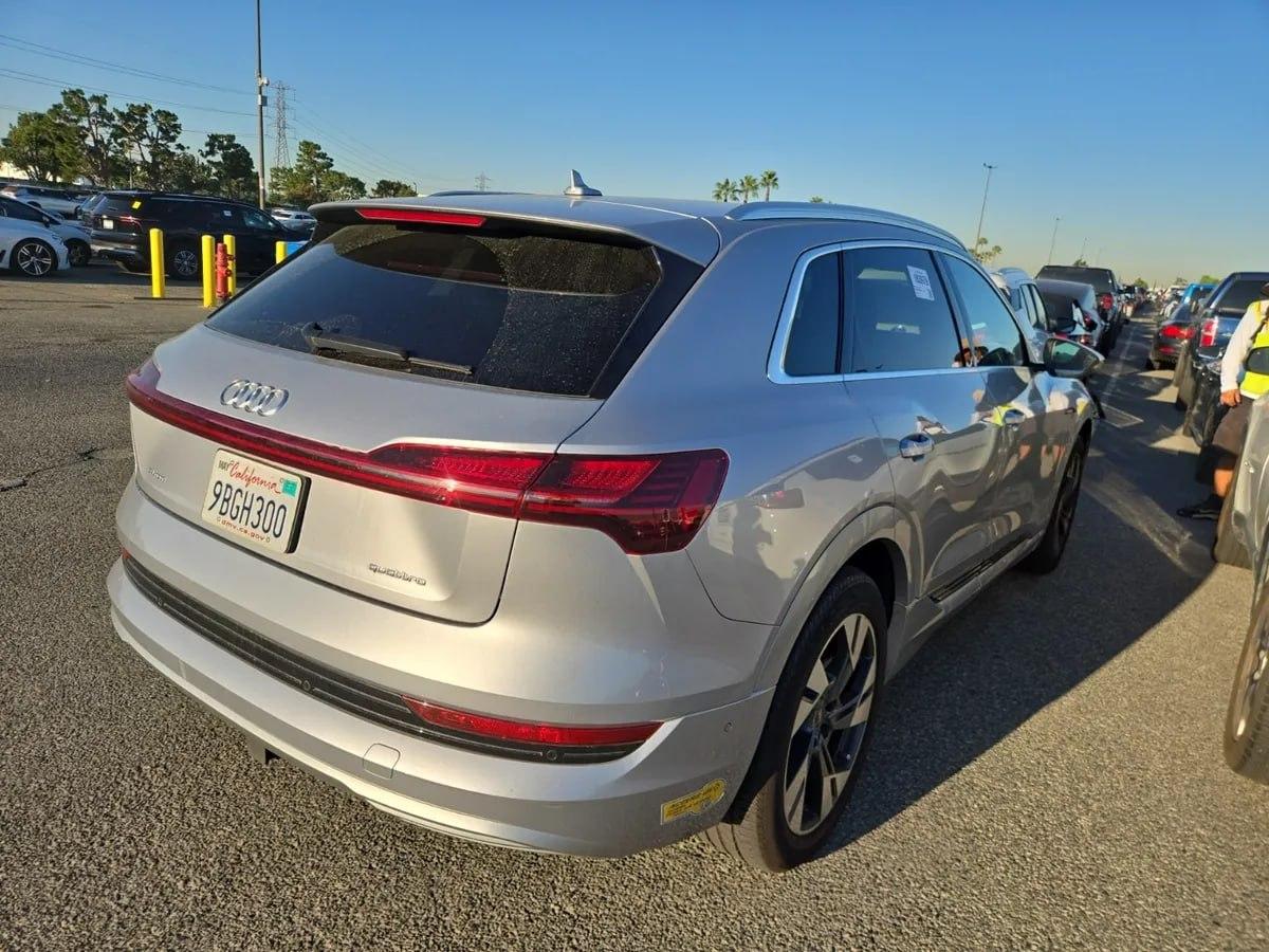 Audi E-Tron Premium Plus quattro 2022