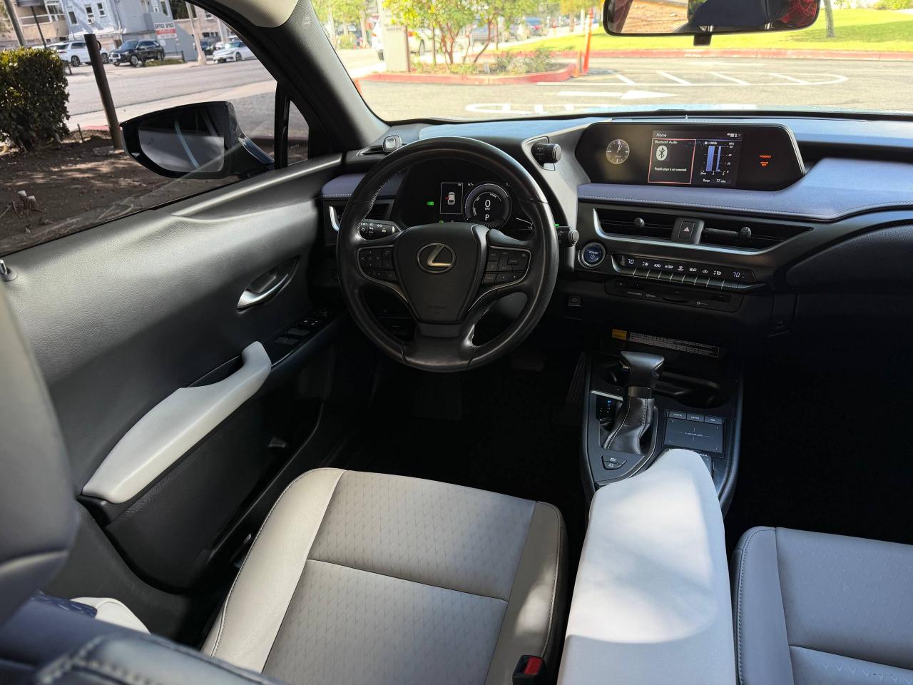 Lexus UX 250h  2022