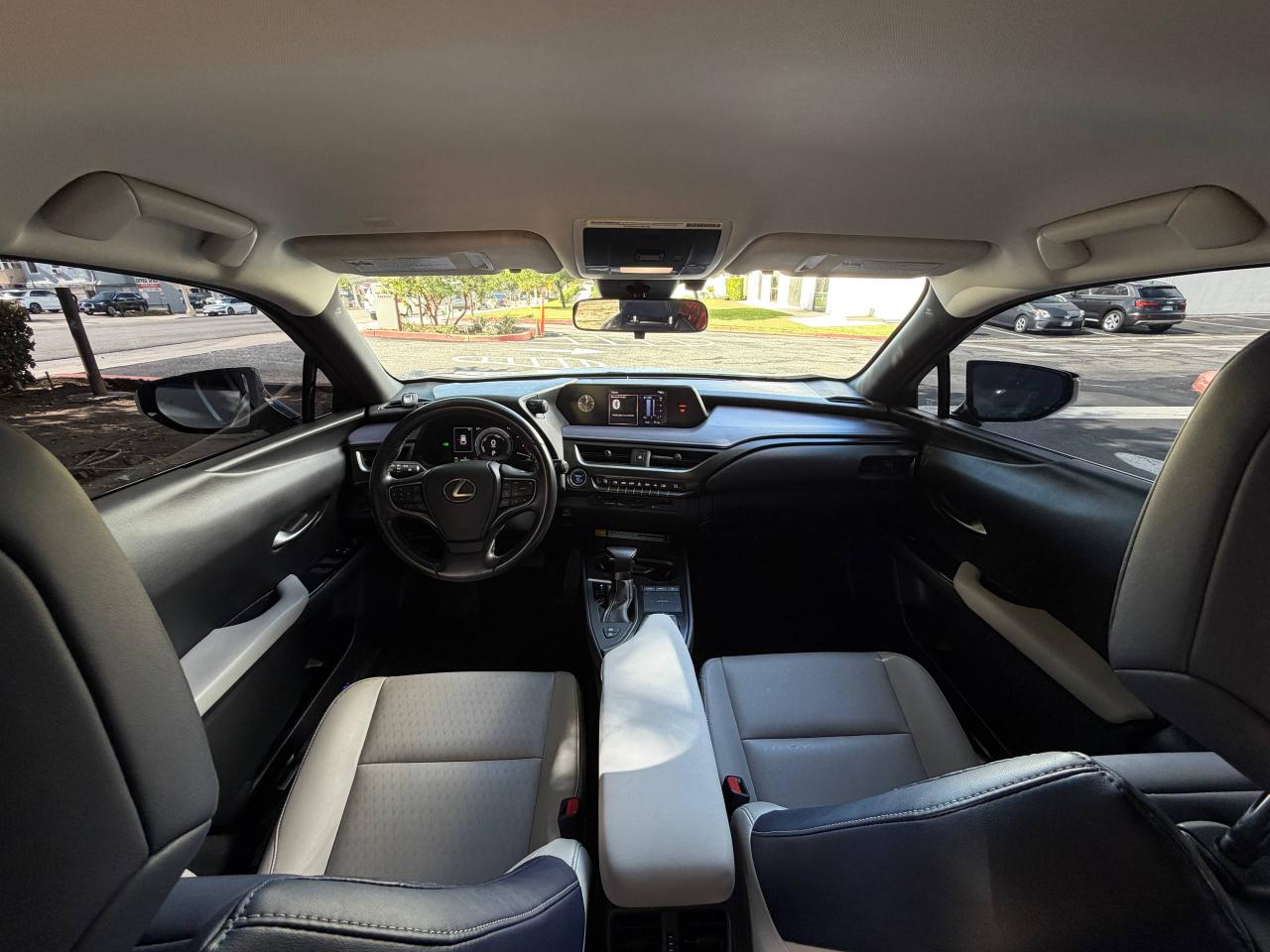 Lexus UX 250h  2022