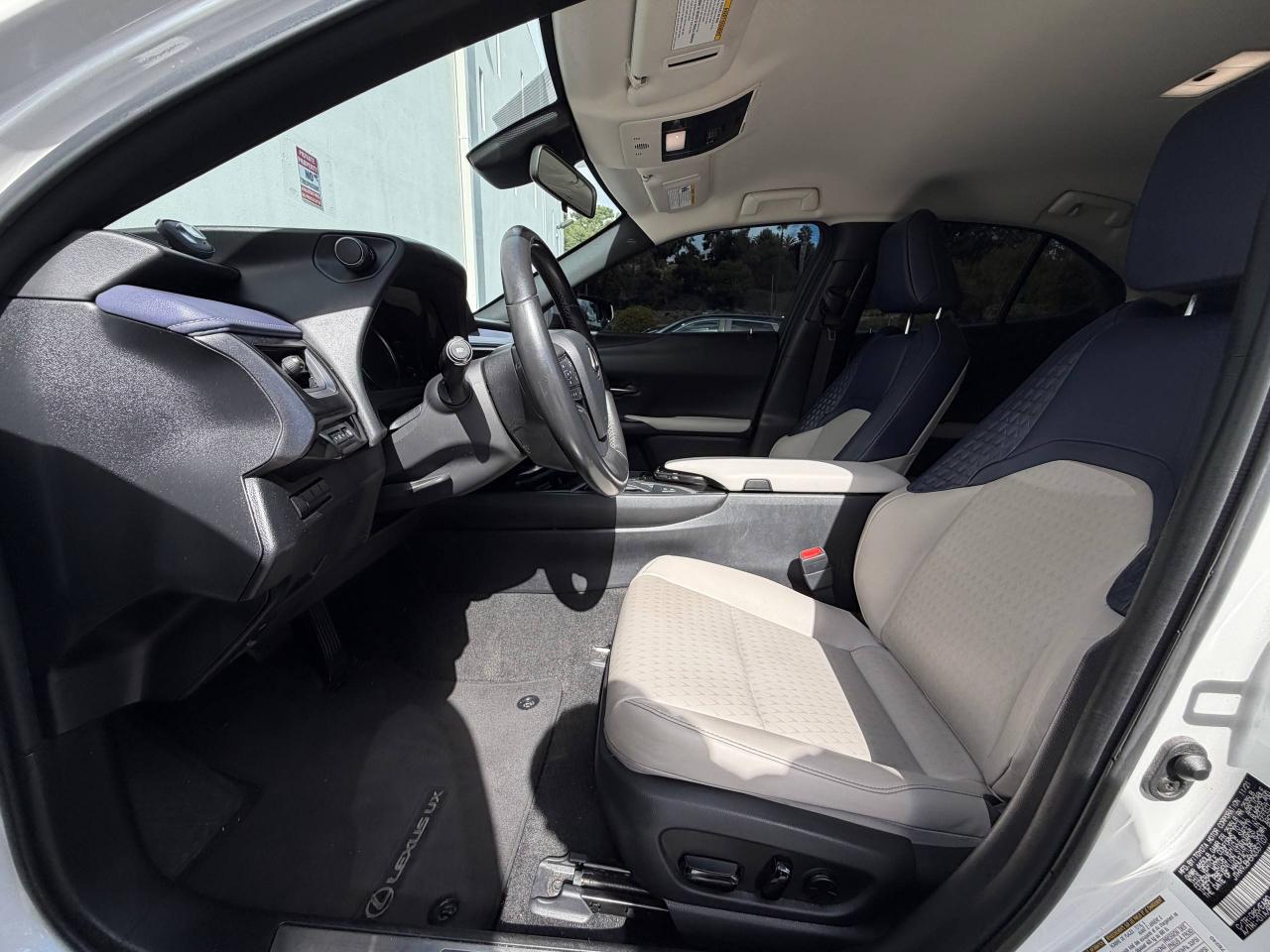 Lexus UX 250h  2022