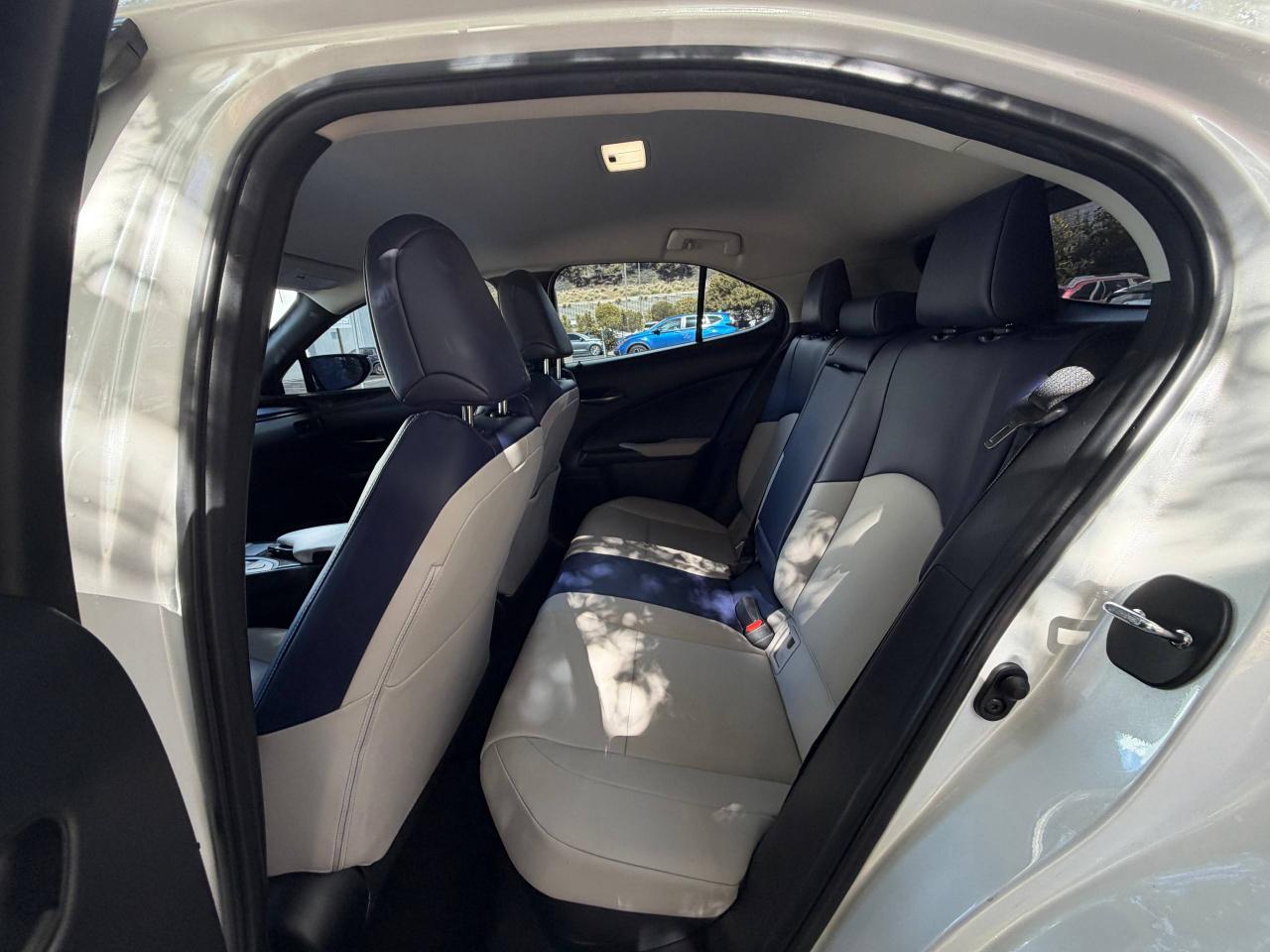 Lexus UX 250h  2022