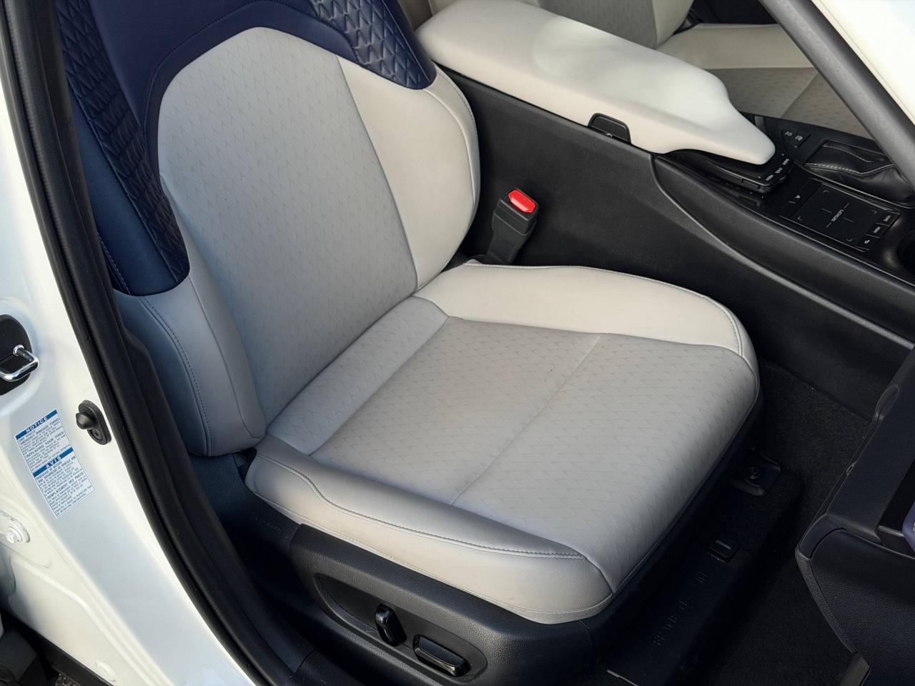 Lexus UX 250h  2022