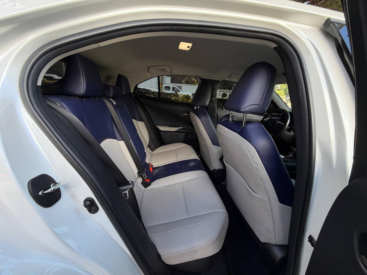Lexus UX 250h  2022