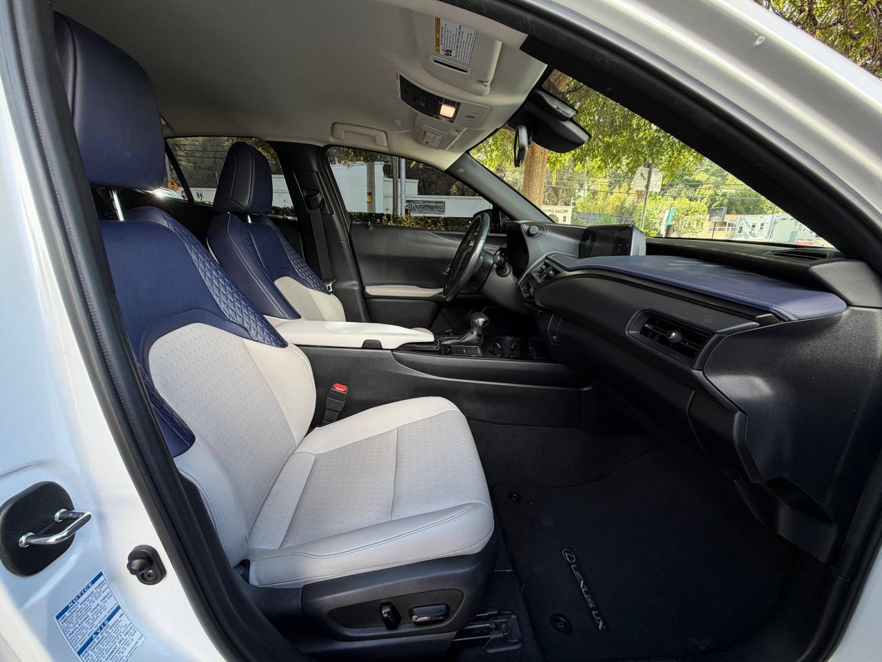 Lexus UX 250h  2022