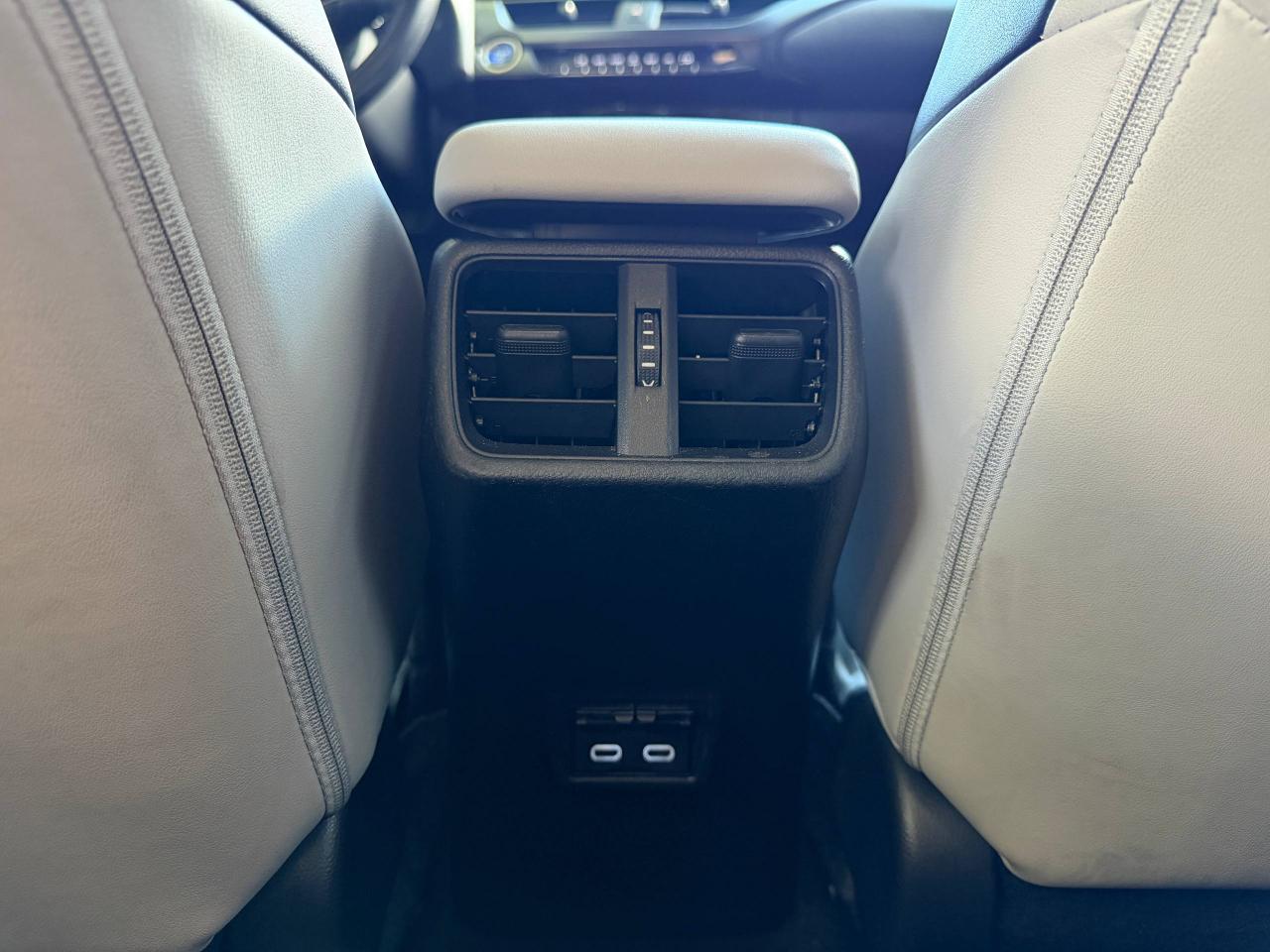 Lexus UX 250h  2022