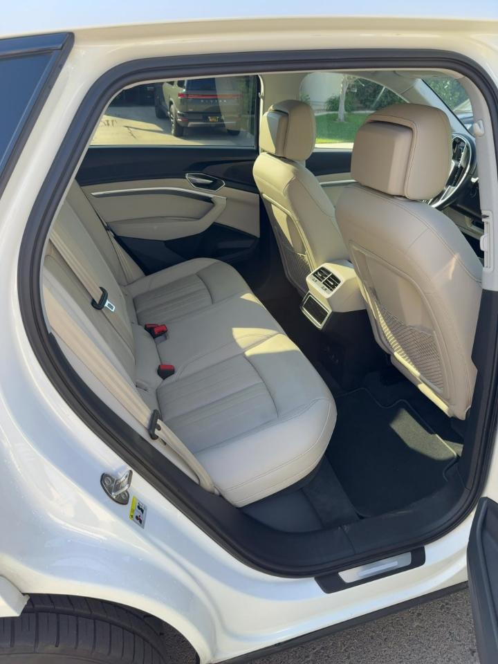 Audi E-Tron Premium quattro 2021