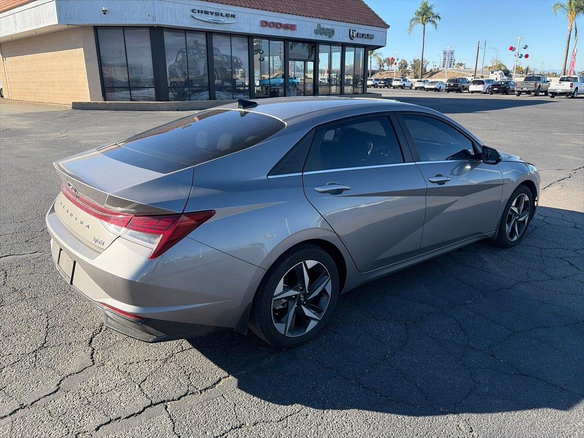 Hyundai Elantra Limited Hybrid 2023
