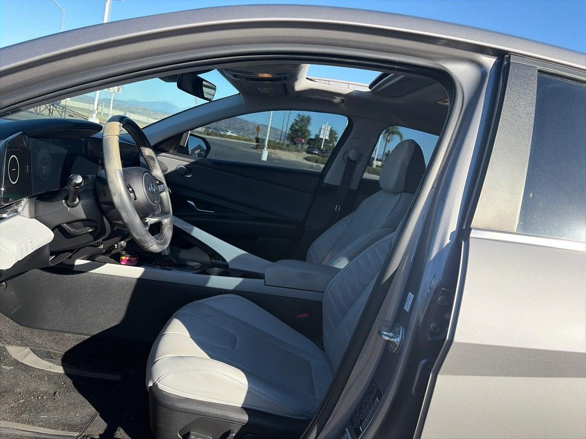Hyundai Elantra Limited Hybrid 2023