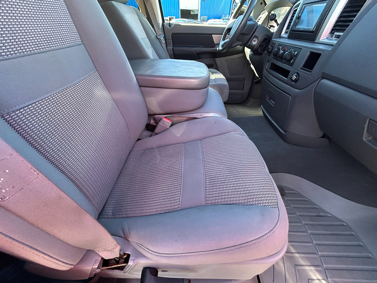 2007 Dodge Ram SLT photo 13