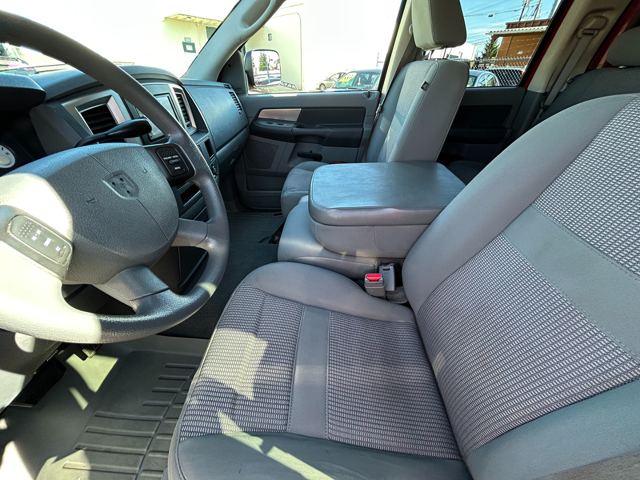 2007 Dodge Ram SLT photo 16