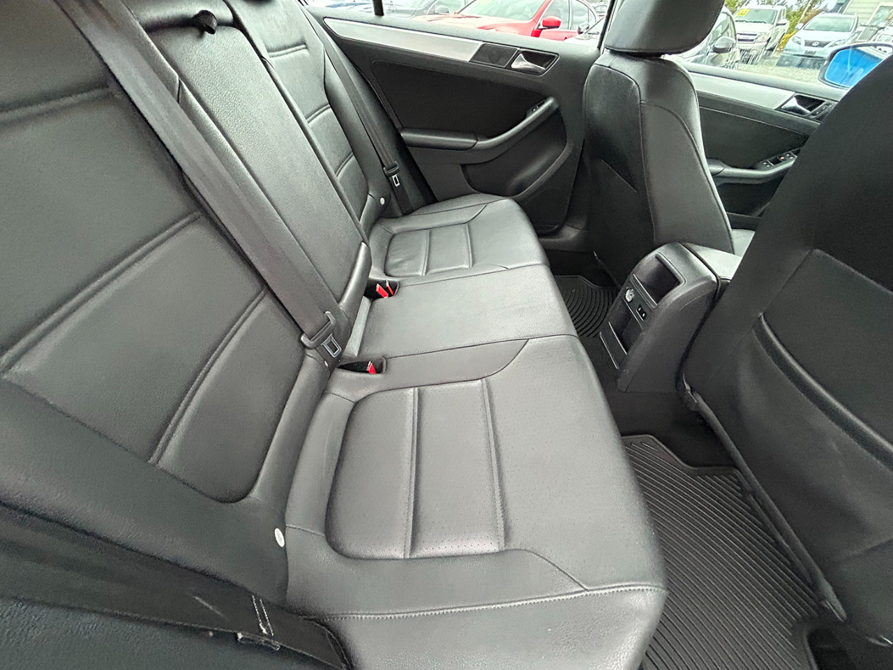 Volkswagen Jetta Sedan 4dr Auto SE PZEV 2013 Volkswagen Jetta Sedan 4dr Auto SE PZEV 2013