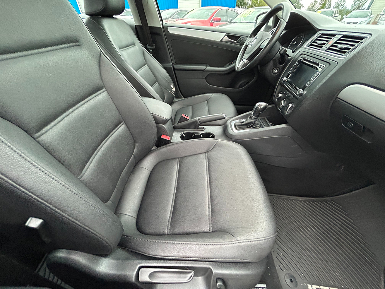 Volkswagen Jetta Sedan 4dr Auto SE PZEV 2013 Volkswagen Jetta Sedan 4dr Auto SE PZEV 2013