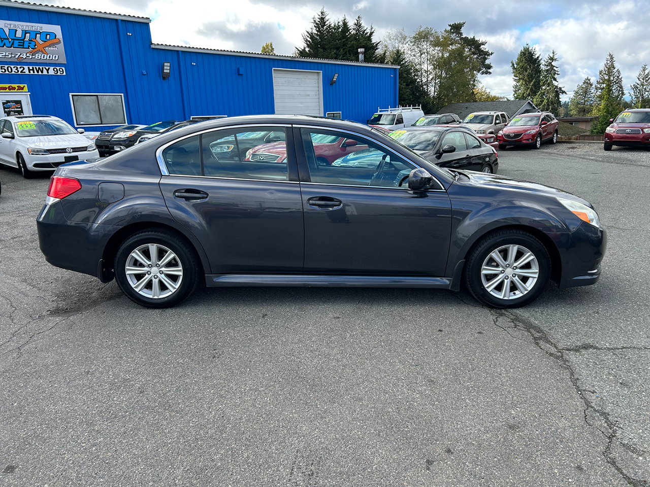 Subaru Legacy 4dr Sdn H4 Auto 2.5i Prem AWP/Pwr Moon 2011 Subaru Legacy 4dr Sdn H4 Auto 2.5i Prem AWP/Pwr Moon 2011