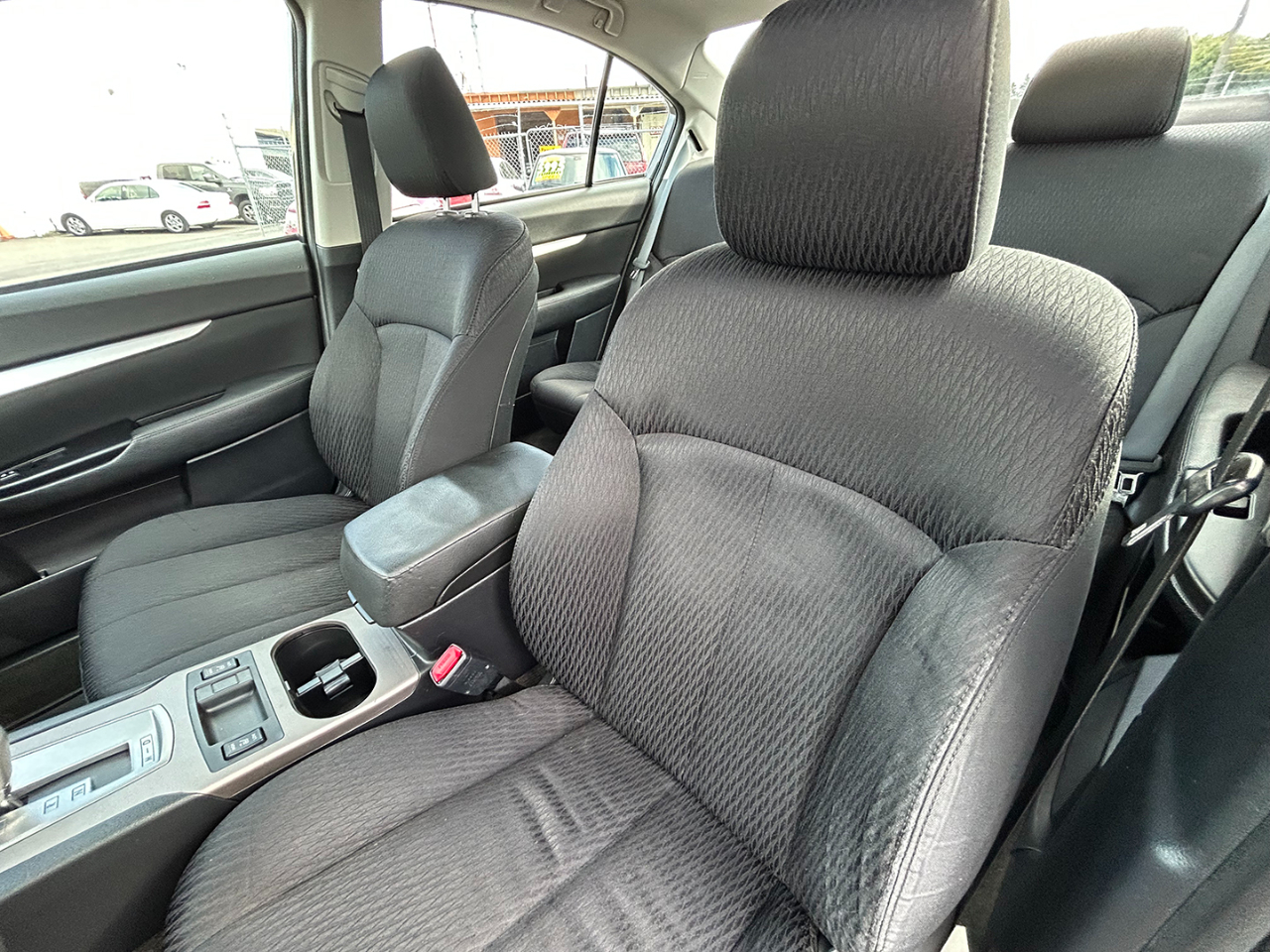 Subaru Legacy 4dr Sdn H4 Auto 2.5i Prem AWP/Pwr Moon 2011 Subaru Legacy 4dr Sdn H4 Auto 2.5i Prem AWP/Pwr Moon 2011