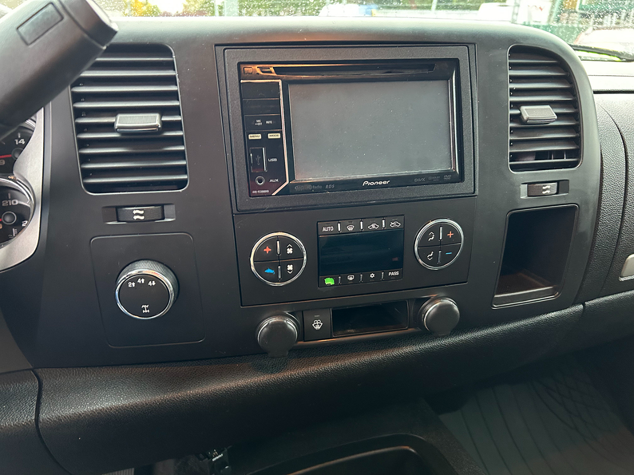 GMC Sierra 2500HD 4WD Crew Cab 153" SLE2 2008 GMC Sierra 2500HD 4WD Crew Cab 153" SLE2 2008