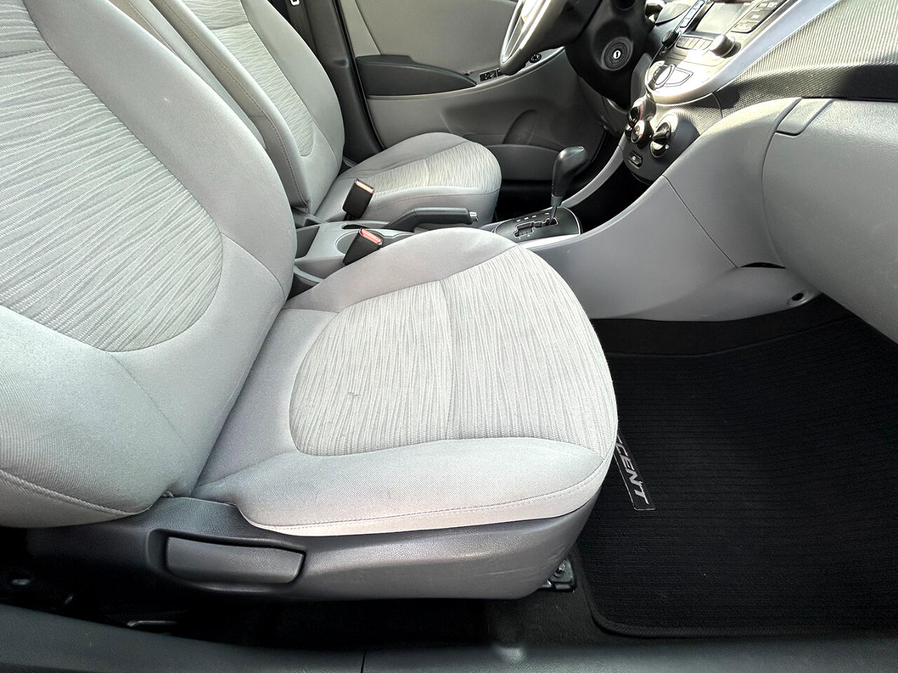 Hyundai Accent 5dr HB Auto SE 2016