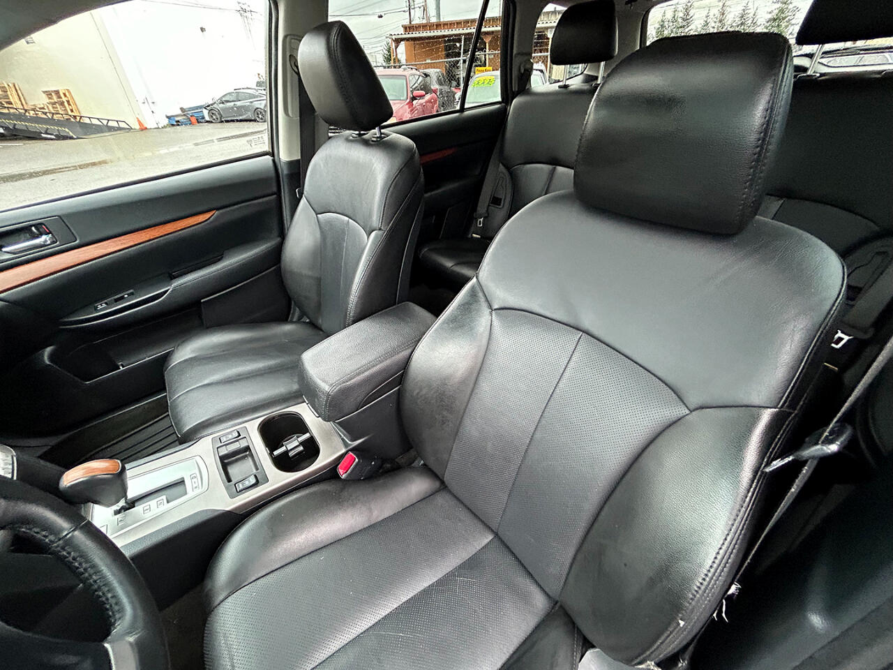 Subaru Outback 4dr Wgn H4 Auto 2.5i Limited 2013