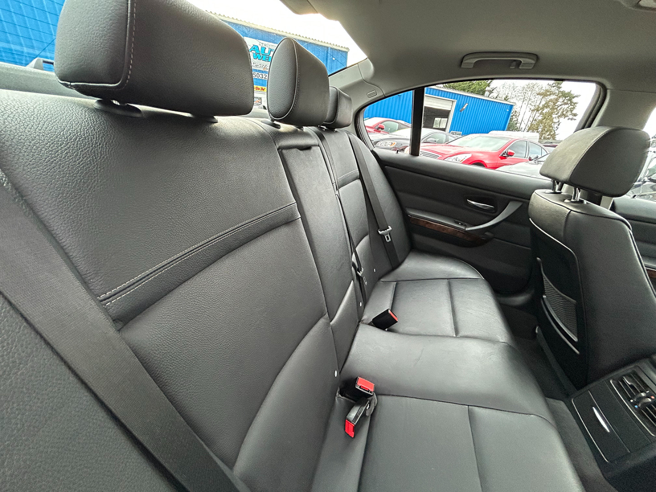 BMW 3 Series 4dr Sdn 328i RWD SULEV 2009