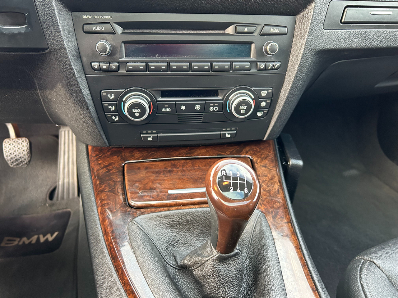 BMW 3 Series 4dr Sdn 328i RWD SULEV 2009