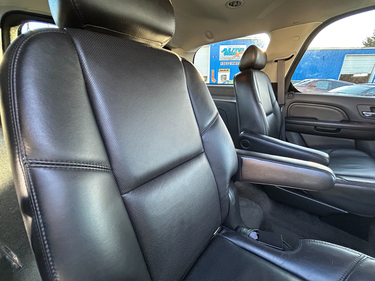 Cadillac Escalade AWD 4dr 2008