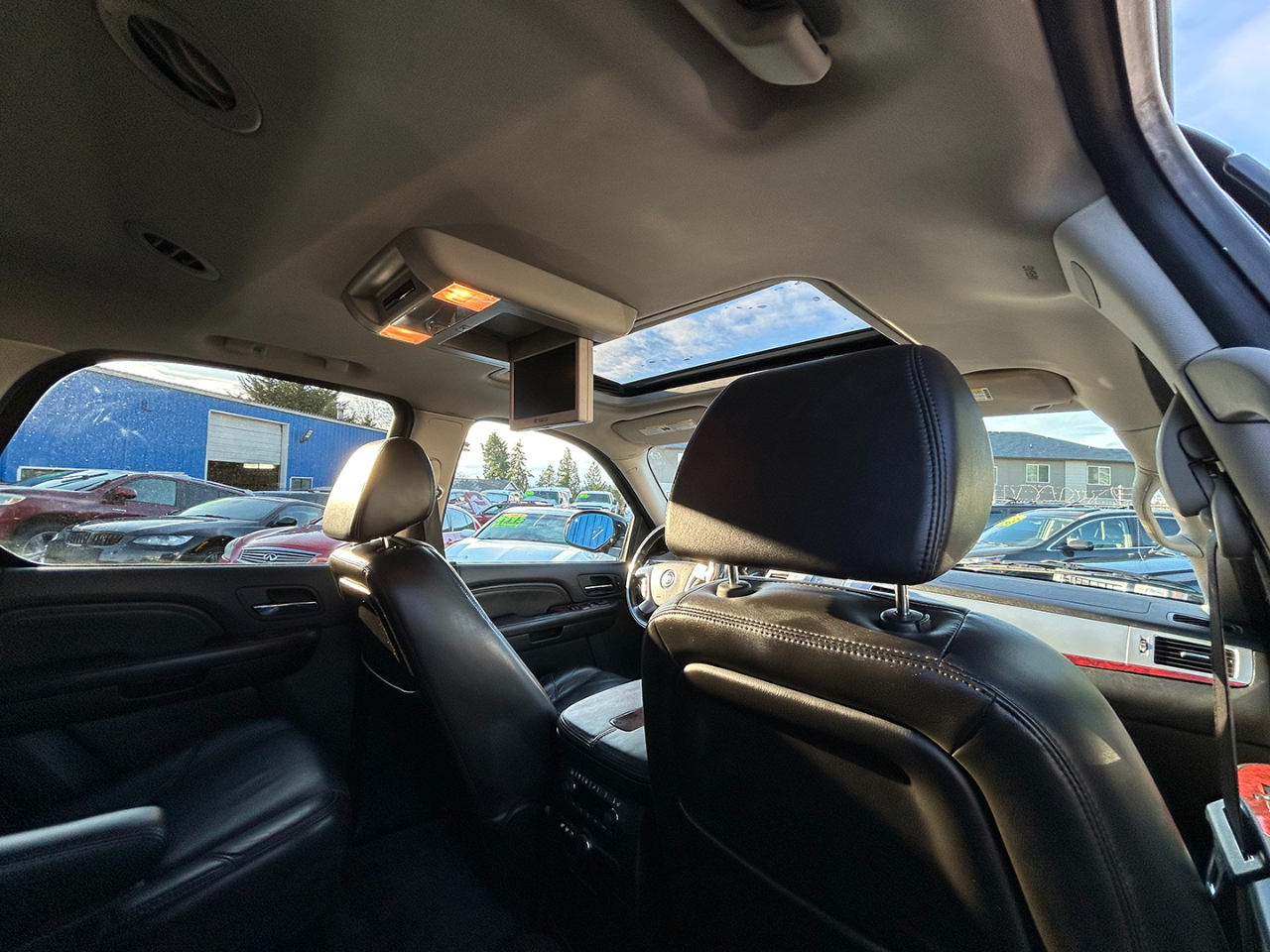 Cadillac Escalade AWD 4dr 2008