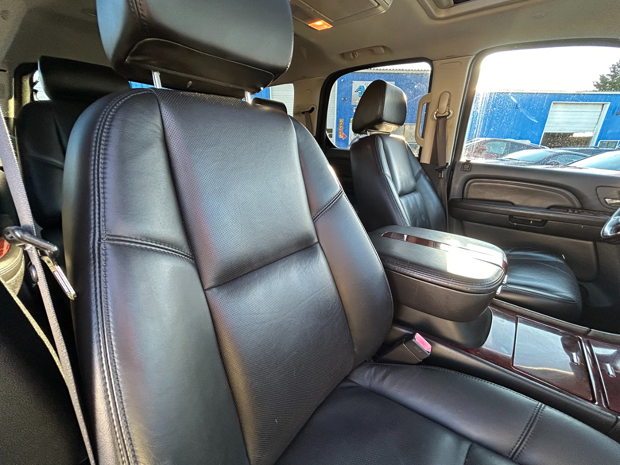 Cadillac Escalade AWD 4dr 2008