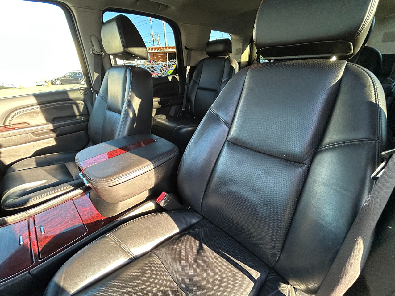 Cadillac Escalade AWD 4dr 2008