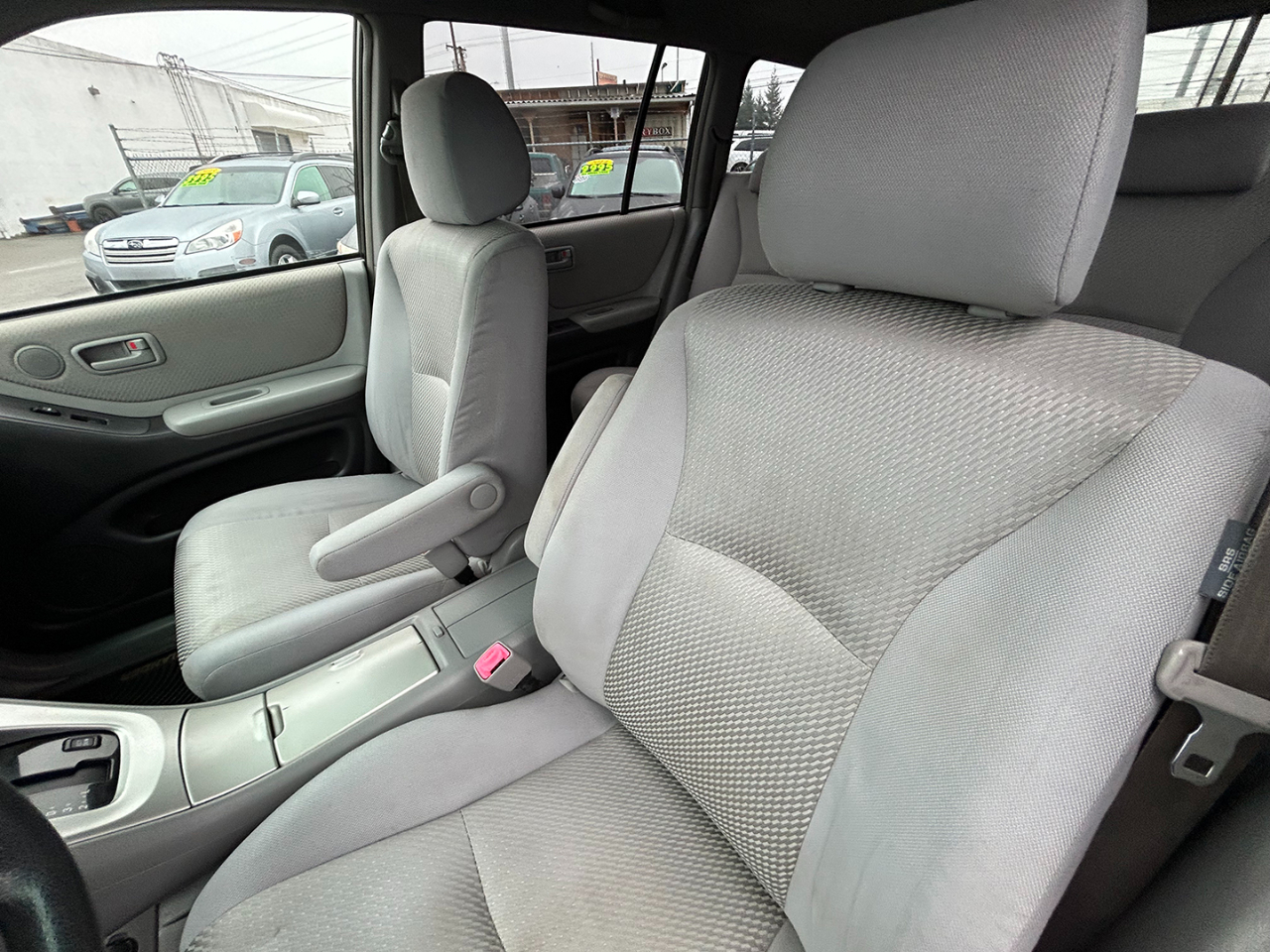 Toyota Highlander 4dr V6 4WD w/3rd Row (Natl) 2005