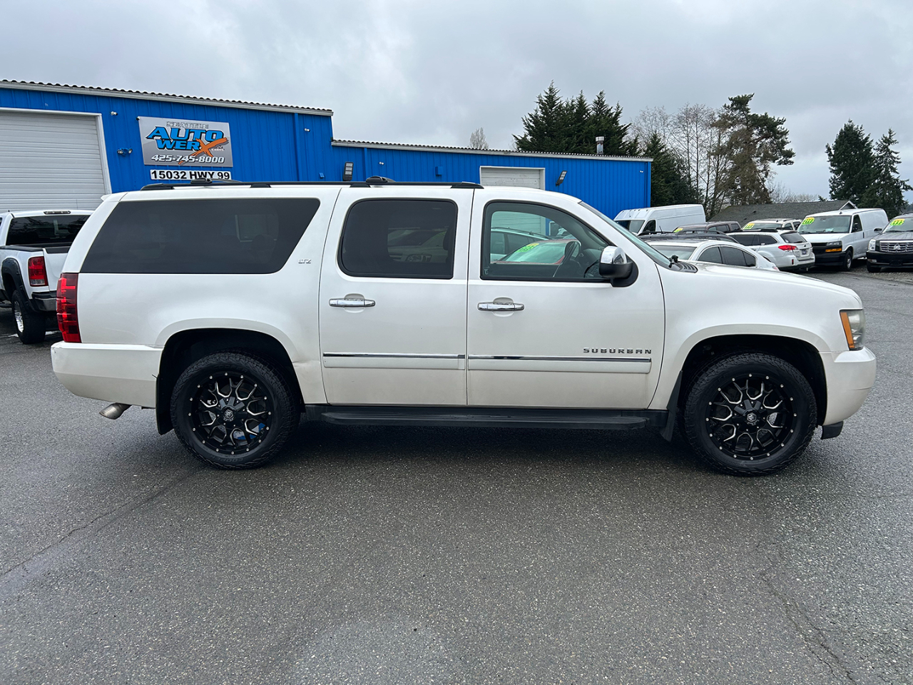 Chevrolet Suburban 4WD 4dr 1500 LTZ 2012