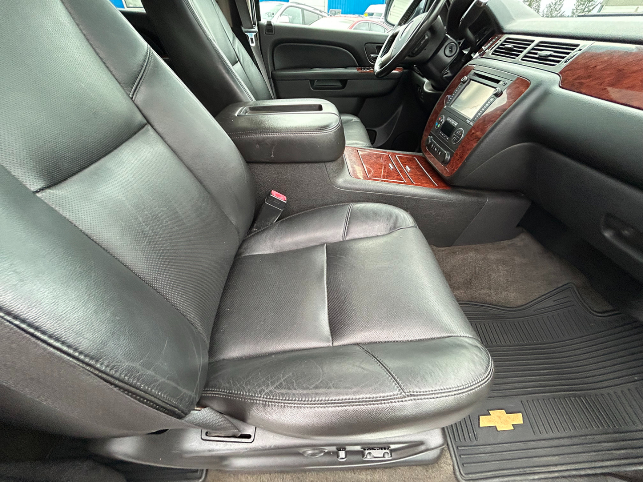 Chevrolet Suburban 4WD 4dr 1500 LTZ 2012