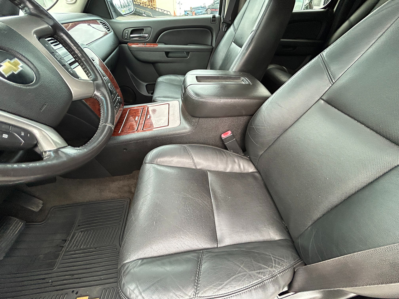 Chevrolet Suburban 4WD 4dr 1500 LTZ 2012