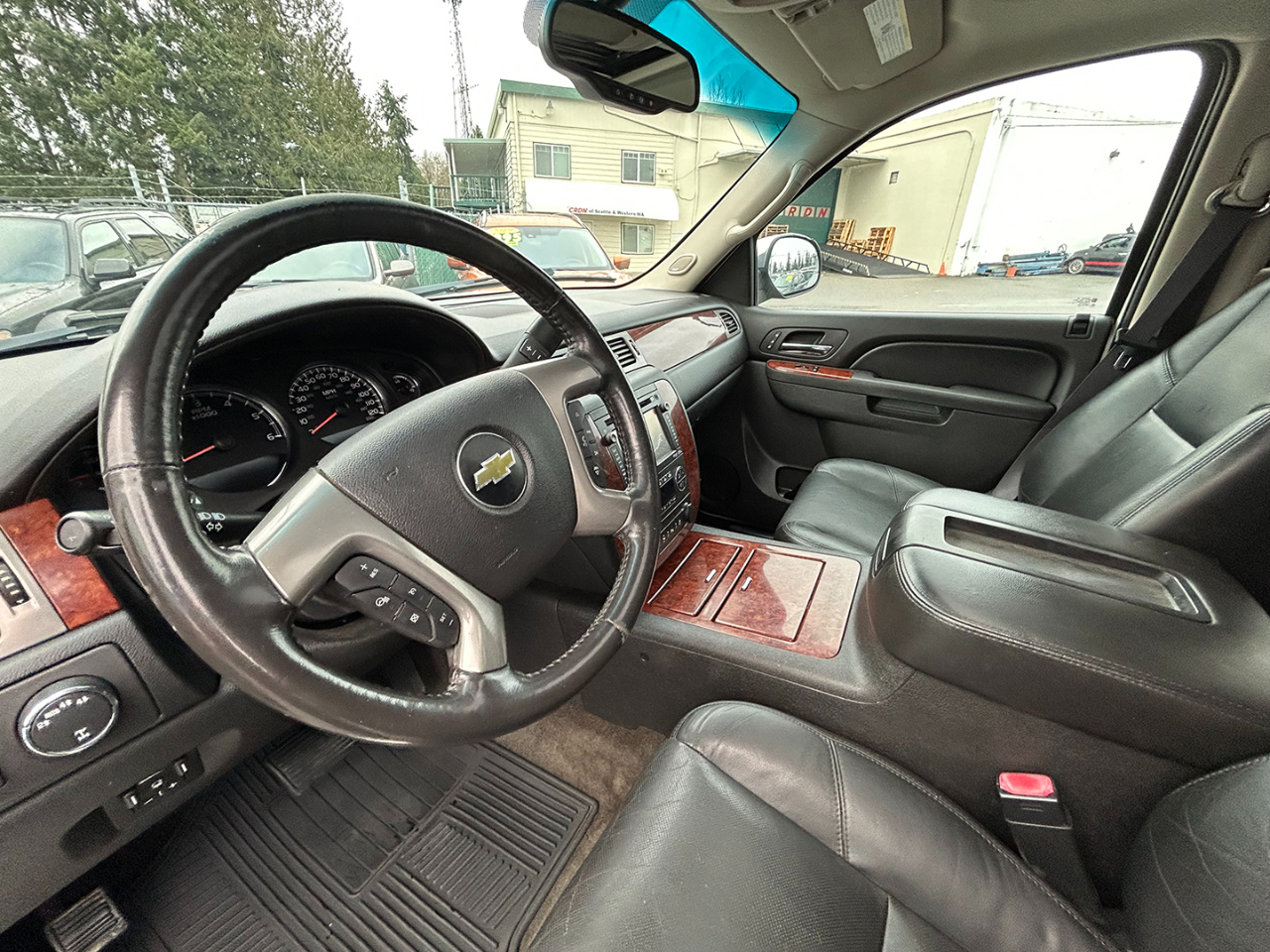 Chevrolet Suburban 4WD 4dr 1500 LTZ 2012