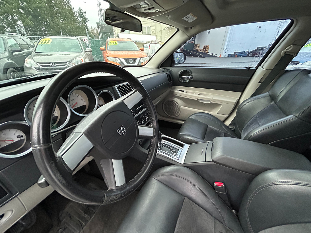 Dodge Charger 4dr Sdn R/T RWD 2006